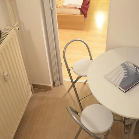 Apartma Center *